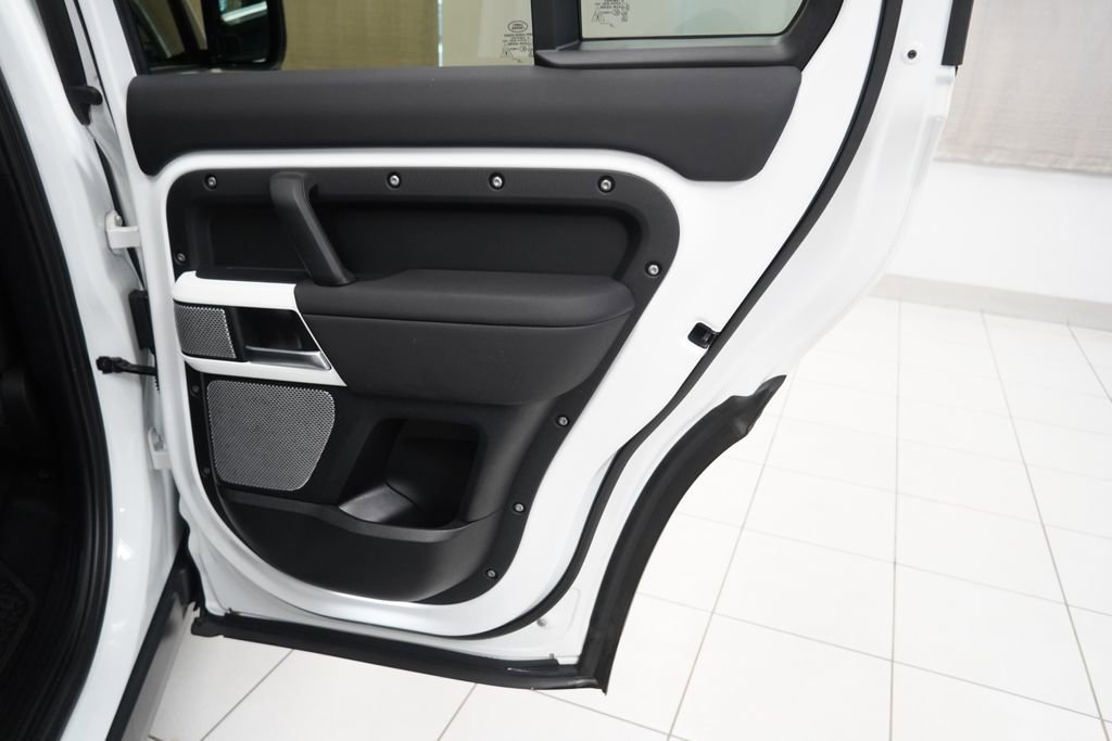 Used 2024 Land Rover Defender 130 S image 26