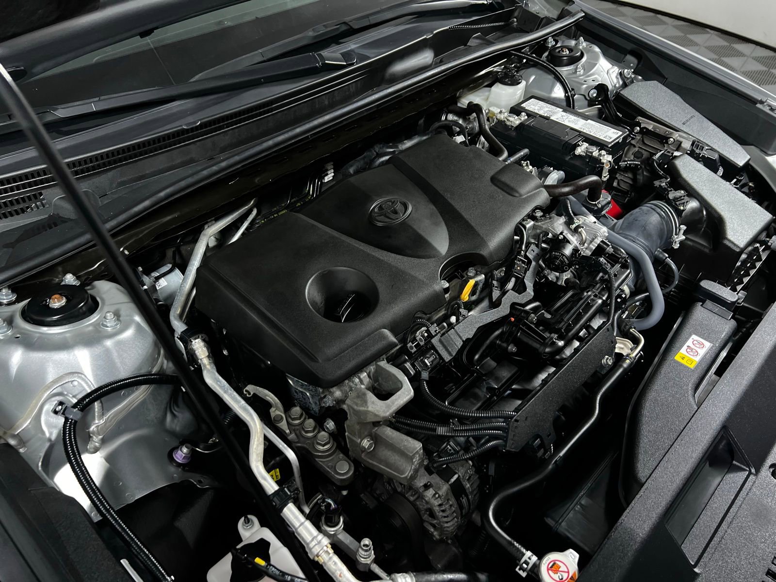 Used 2023 Toyota Camry SE image 10