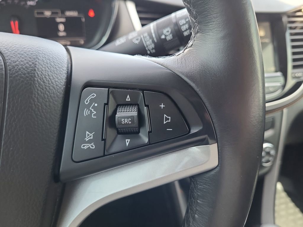 Used 2018 Chevrolet Trax LT w/ LT Convenience Package AWD/4WD image 26