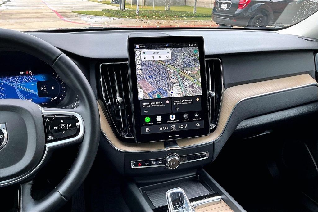 Certified 2026 Volvo XC60 B5 Plus AWD/4WD image 8
