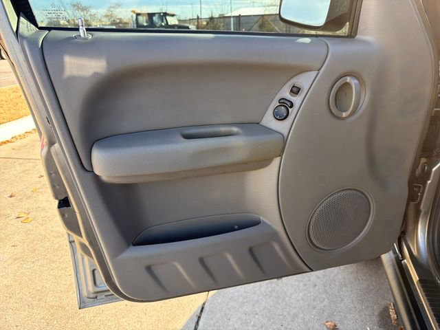 Used 2005 Jeep Liberty Sport image 10