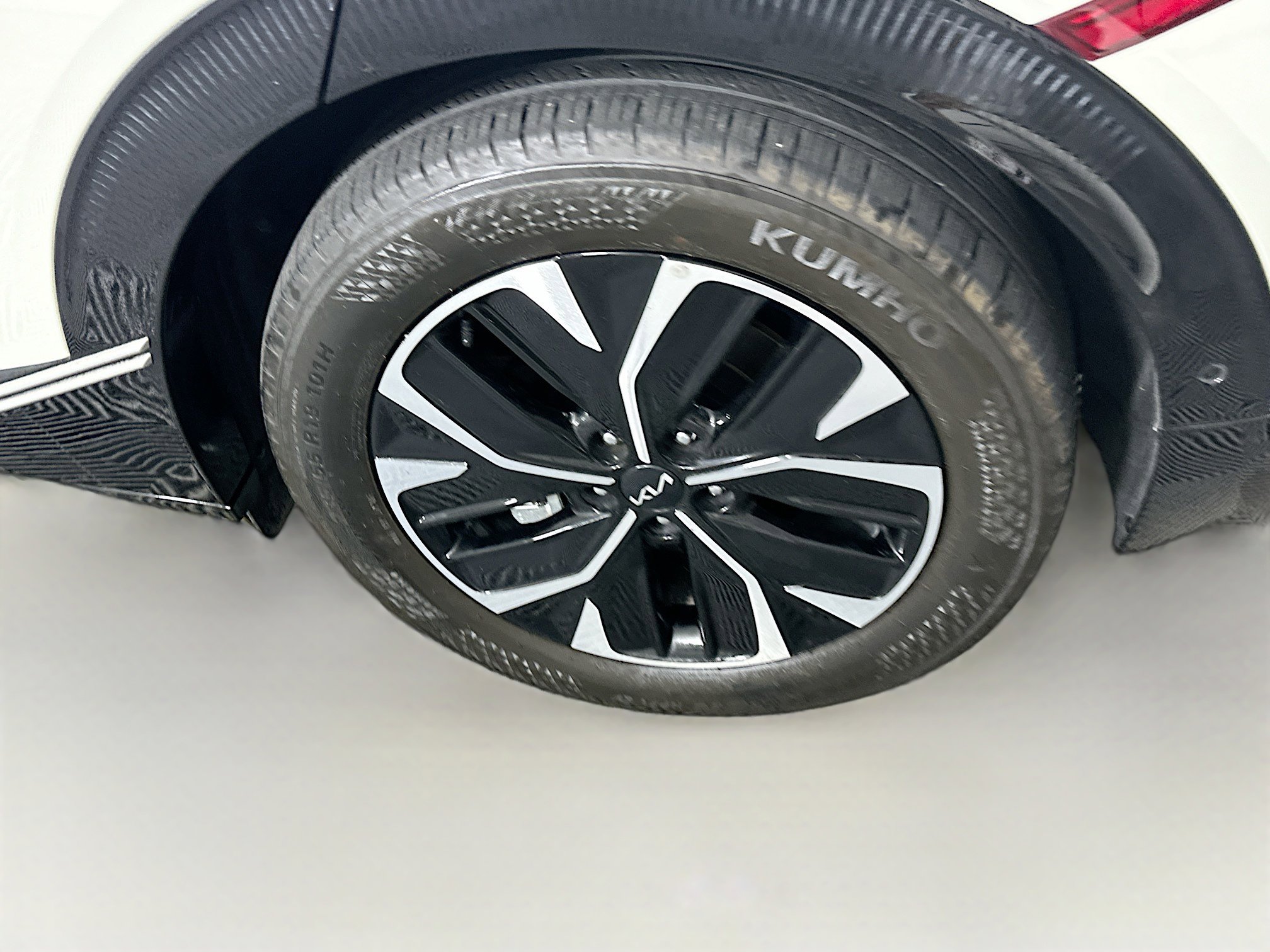 Used 2023 Kia EV6 Wind w/ Wind Technology Package RWD image 11