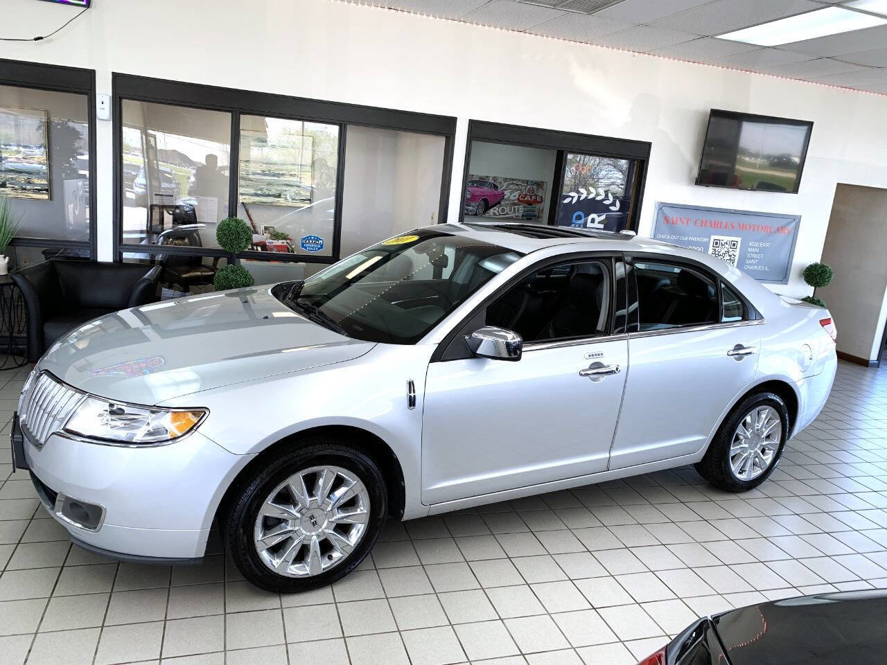 Used 2011 Lincoln MKZ w/ 102A Rapid Spec Order Code FWD image 2