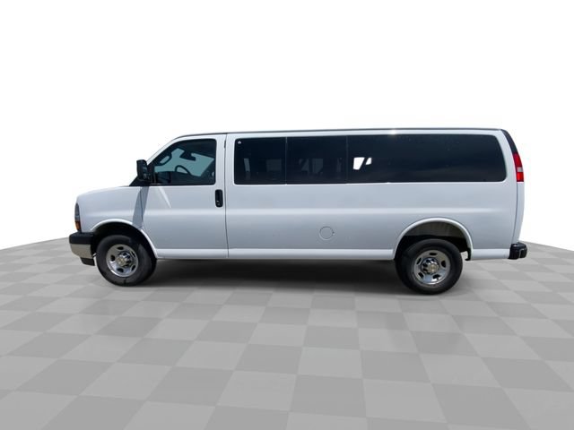 Used 2025 Chevrolet Express 3500 LT w/ LT Preferred Equipment Group RWD image 7