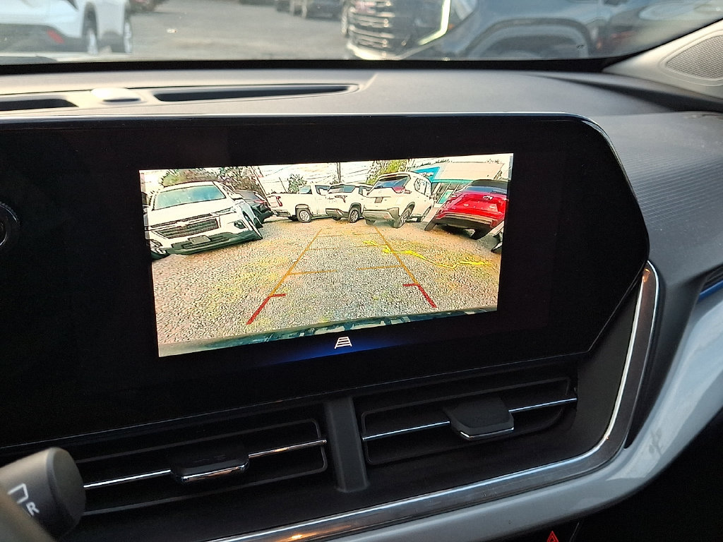 Used 2025 Chevrolet Trax LT w/ Driver Confidence Package FWD image 16