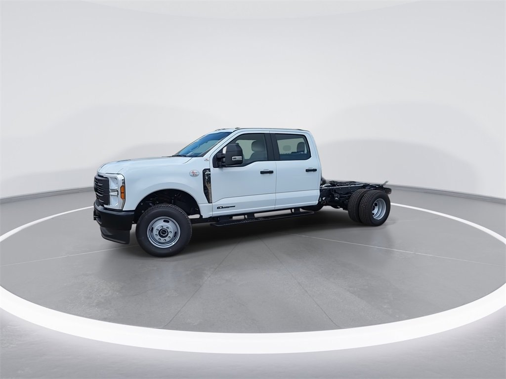 New 2026 Ford F350 4x4 Crew Cab DRW Super Duty image 4