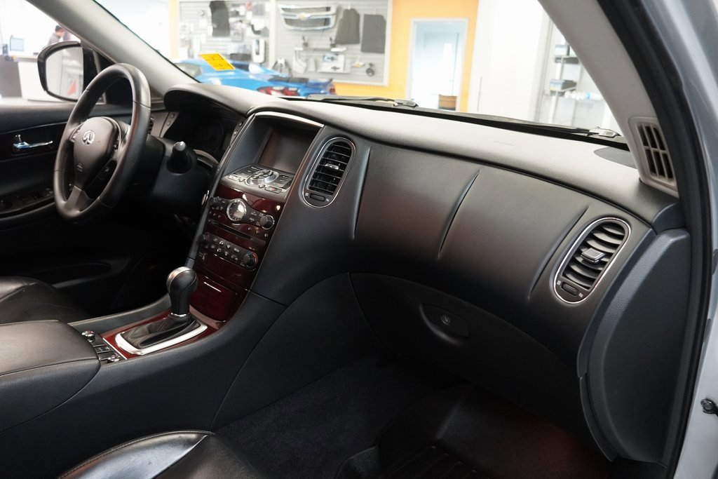 Used 2015 INFINITI QX50 AWD image 25