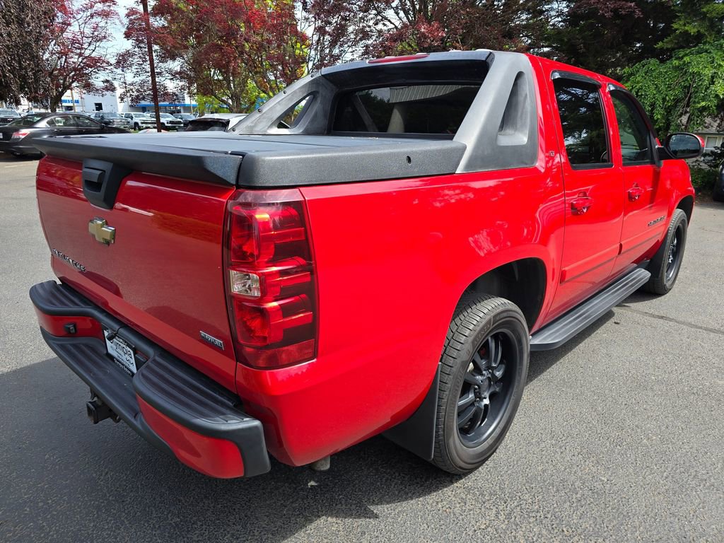 Used 2009 Chevrolet Avalanche LT AWD/4WD image 4