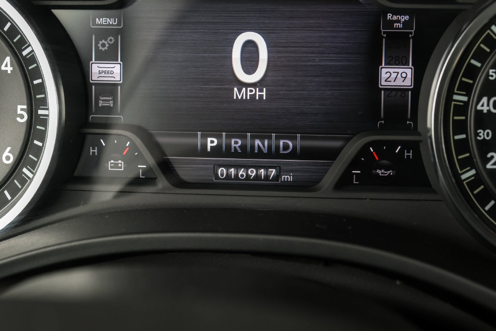 Used 2023 RAM 1500 Laramie AWD/4WD image 3