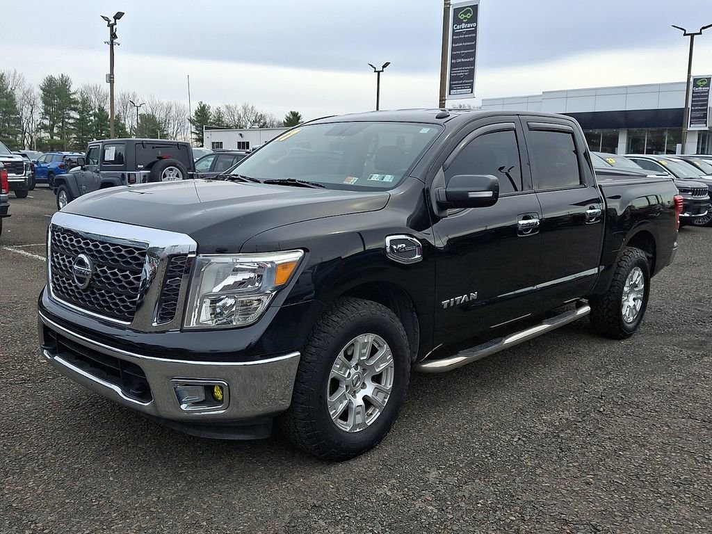 Used 2017 Nissan Titan SV image 3