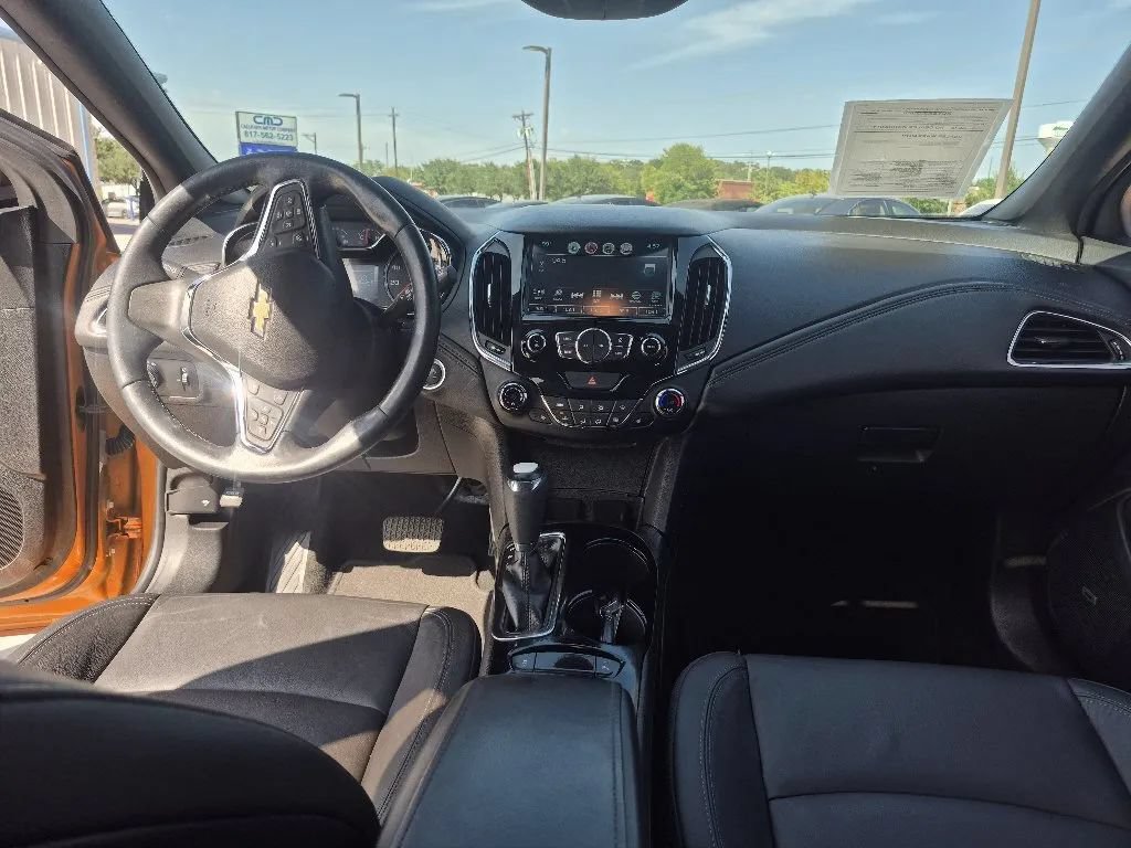 Used 2017 Chevrolet Cruze Premier FWD image 24