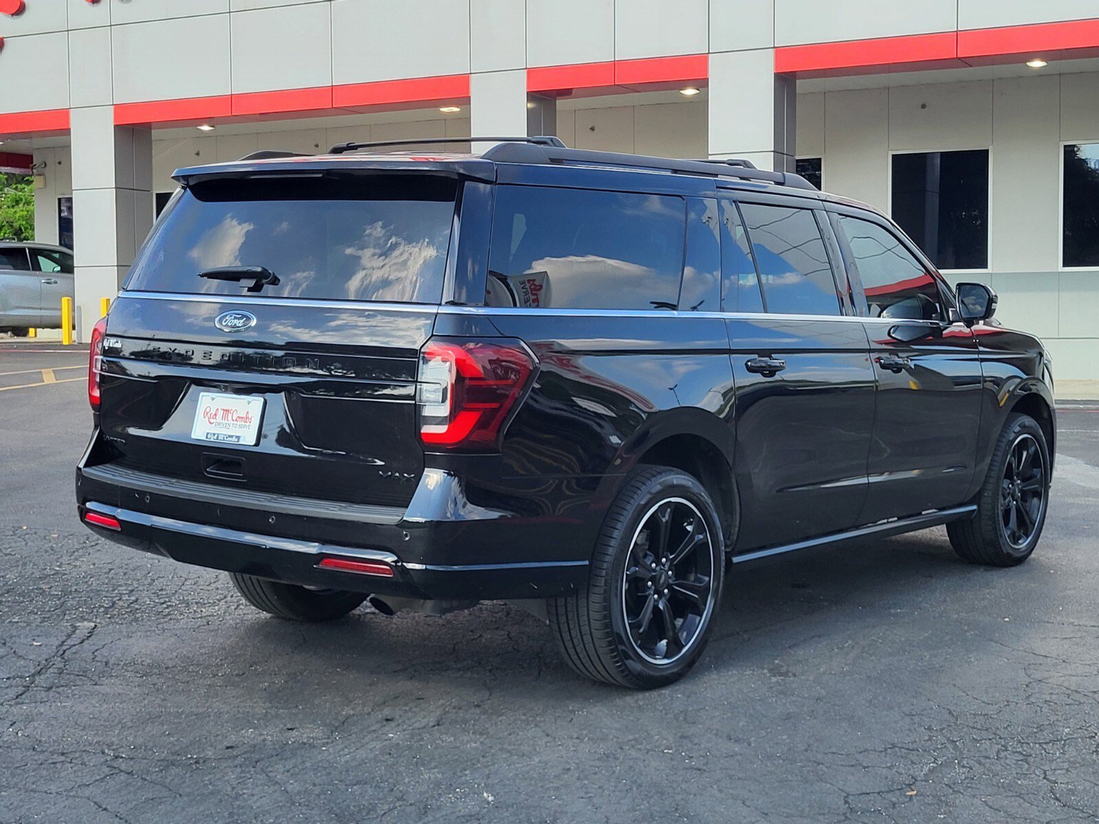 Certified 2023 Ford Expedition Max Limited RWD image 4