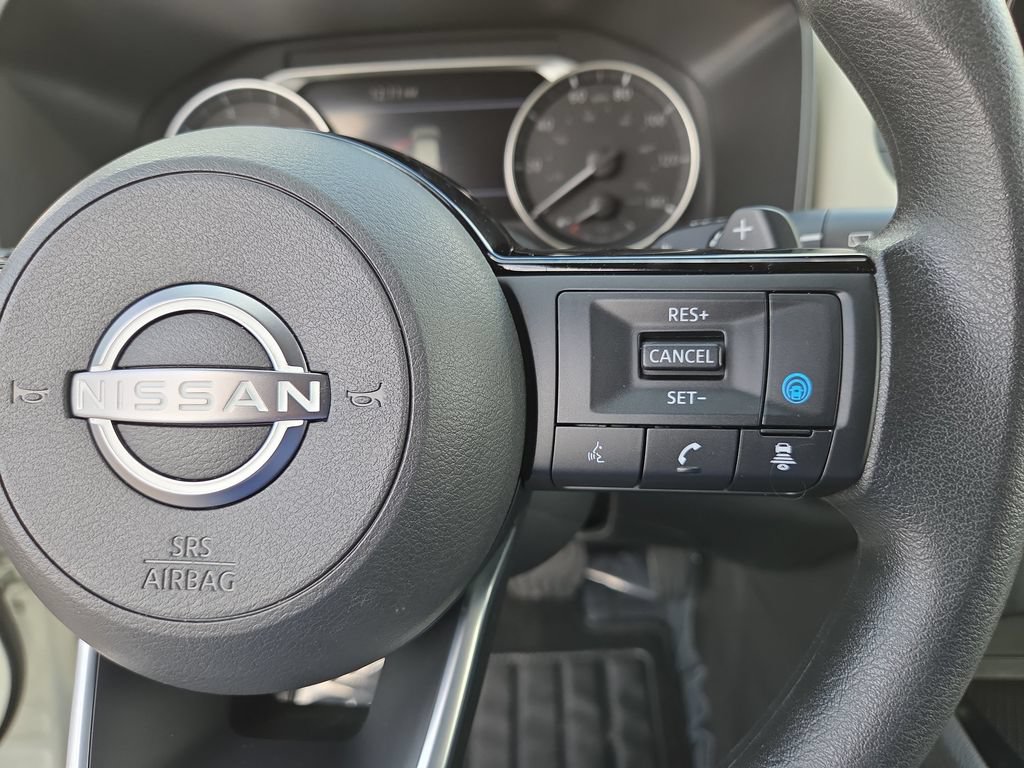 Used 2023 Nissan Rogue SV FWD image 16