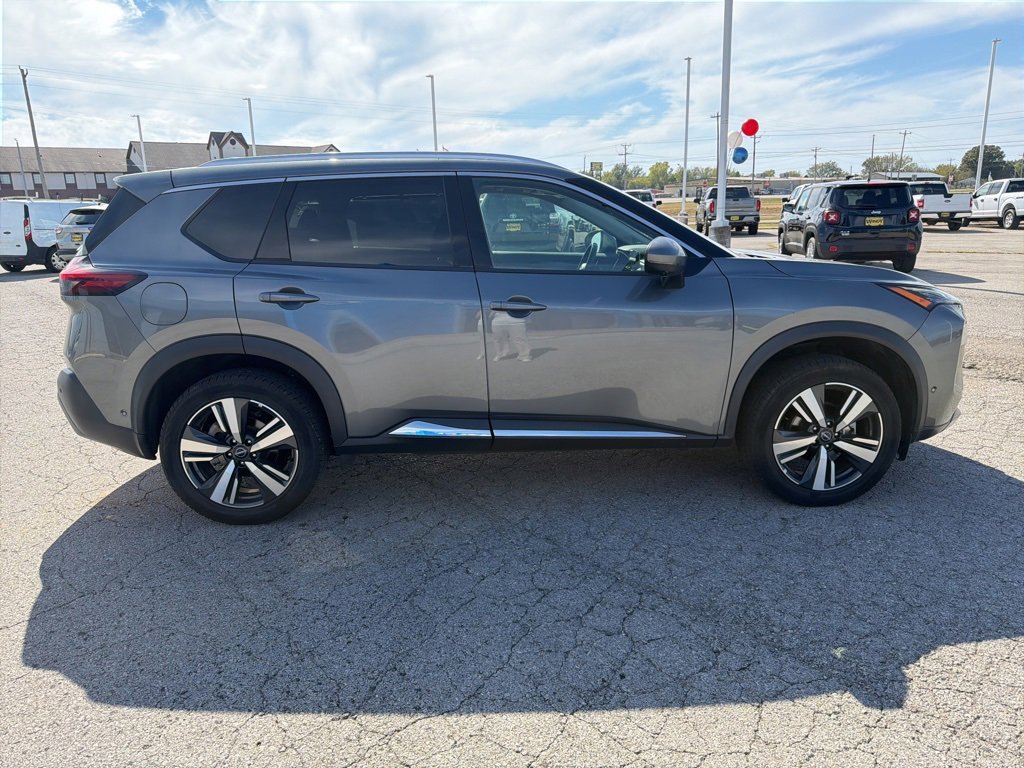 Used 2023 Nissan Rogue SL w/ SL Premium Package image 4