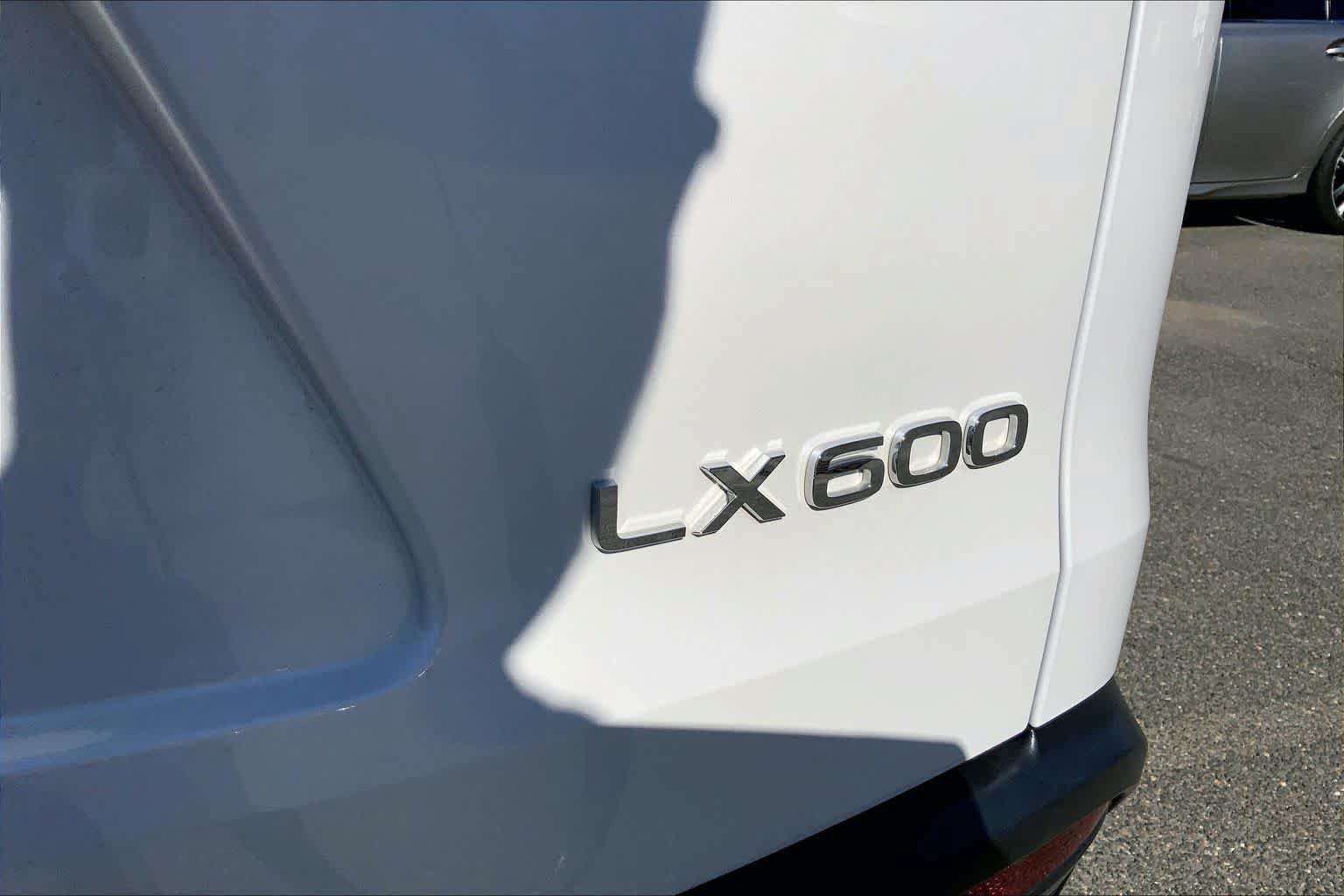 Used 2024 Lexus LX 600 4WD w/ Appearance Package image 10
