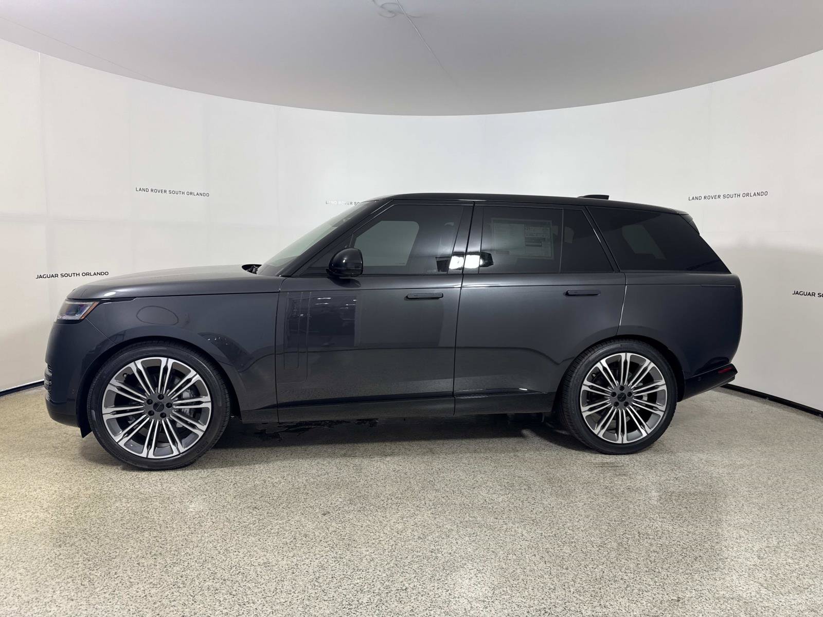New 2026 Land Rover Range Rover SE AWD/4WD image 2