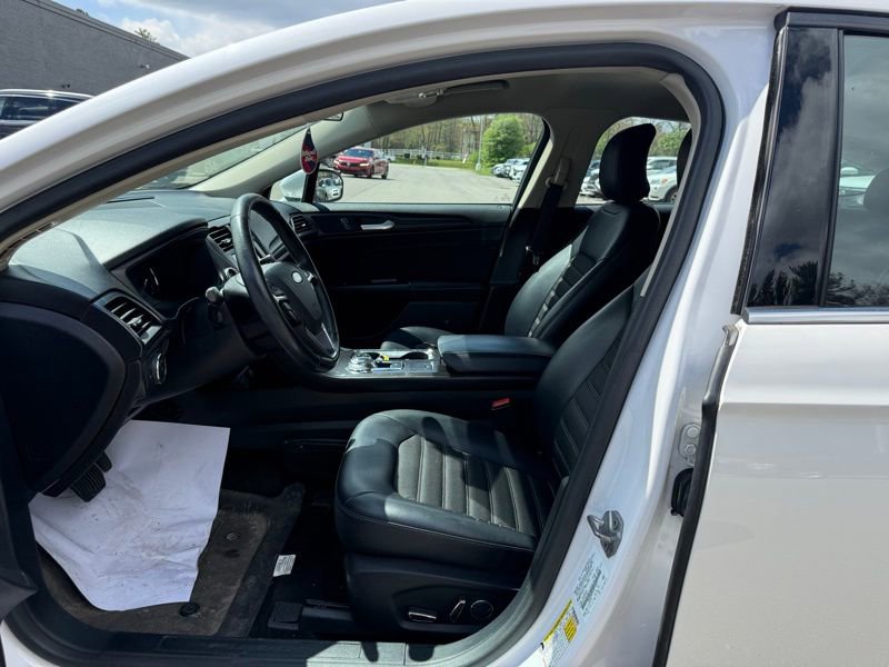 Used 2018 Ford Fusion SE w/ Equipment Group 201A image 10