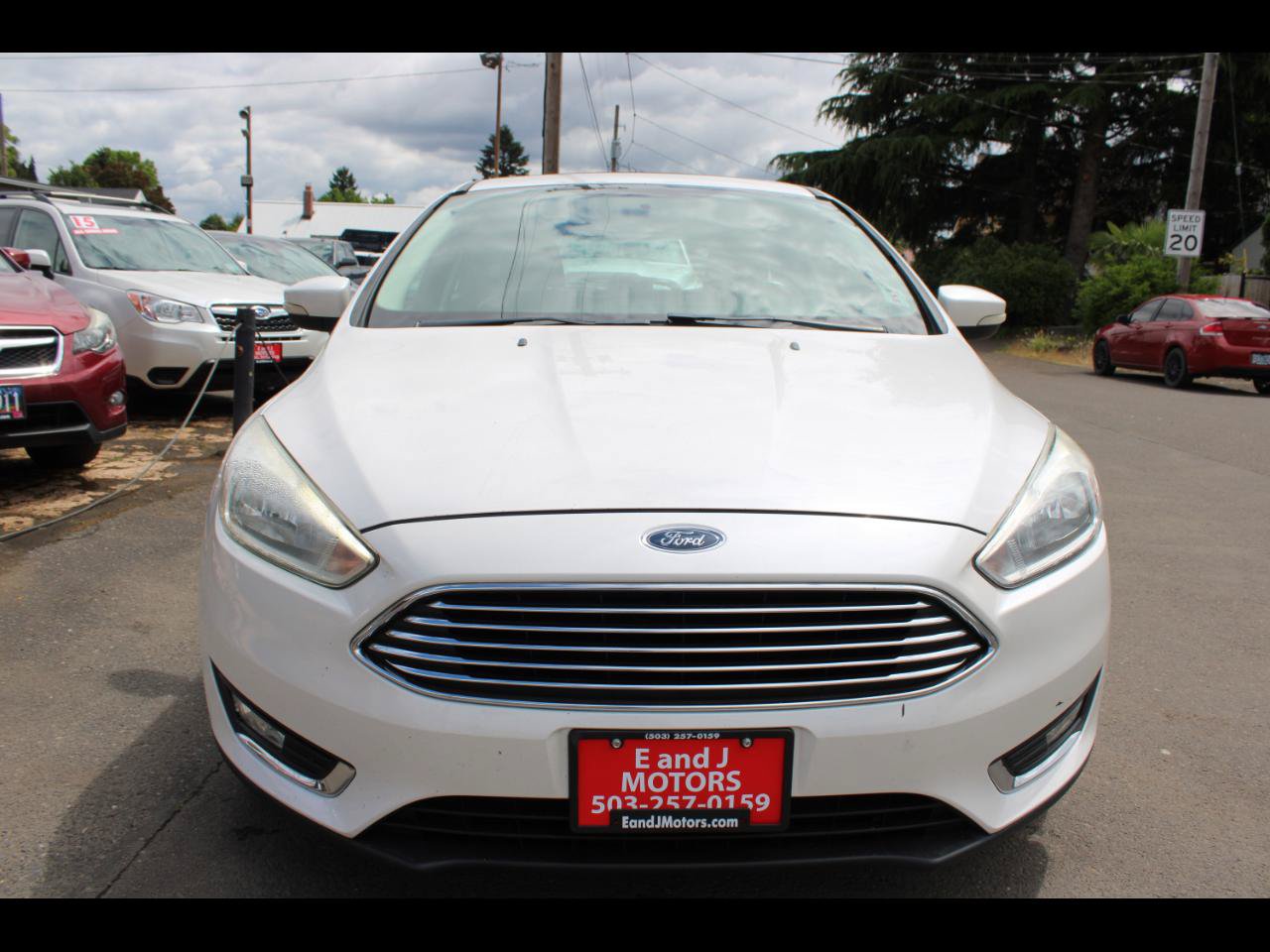Used 2018 Ford Focus Titanium FWD image 2