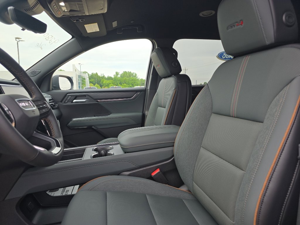 New 2026 GMC Acadia AT4 w/ LPO, Floor Liner Package AWD/4WD image 21