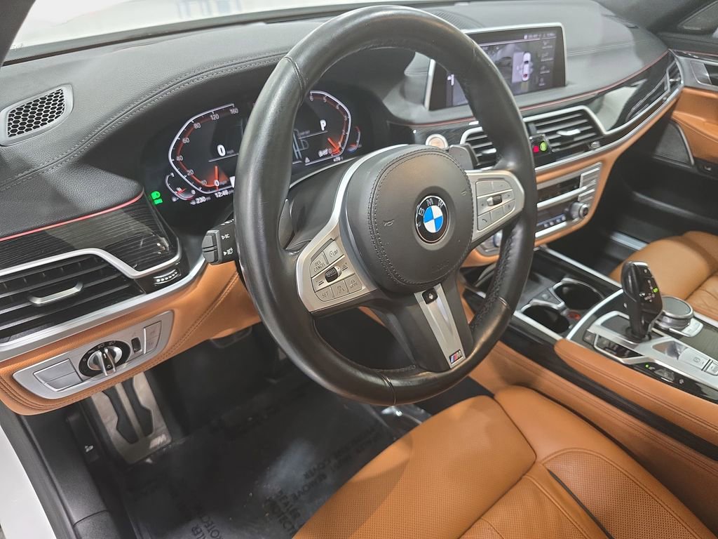 Used 2021 BMW 740i w/ M Sport Package RWD image 16