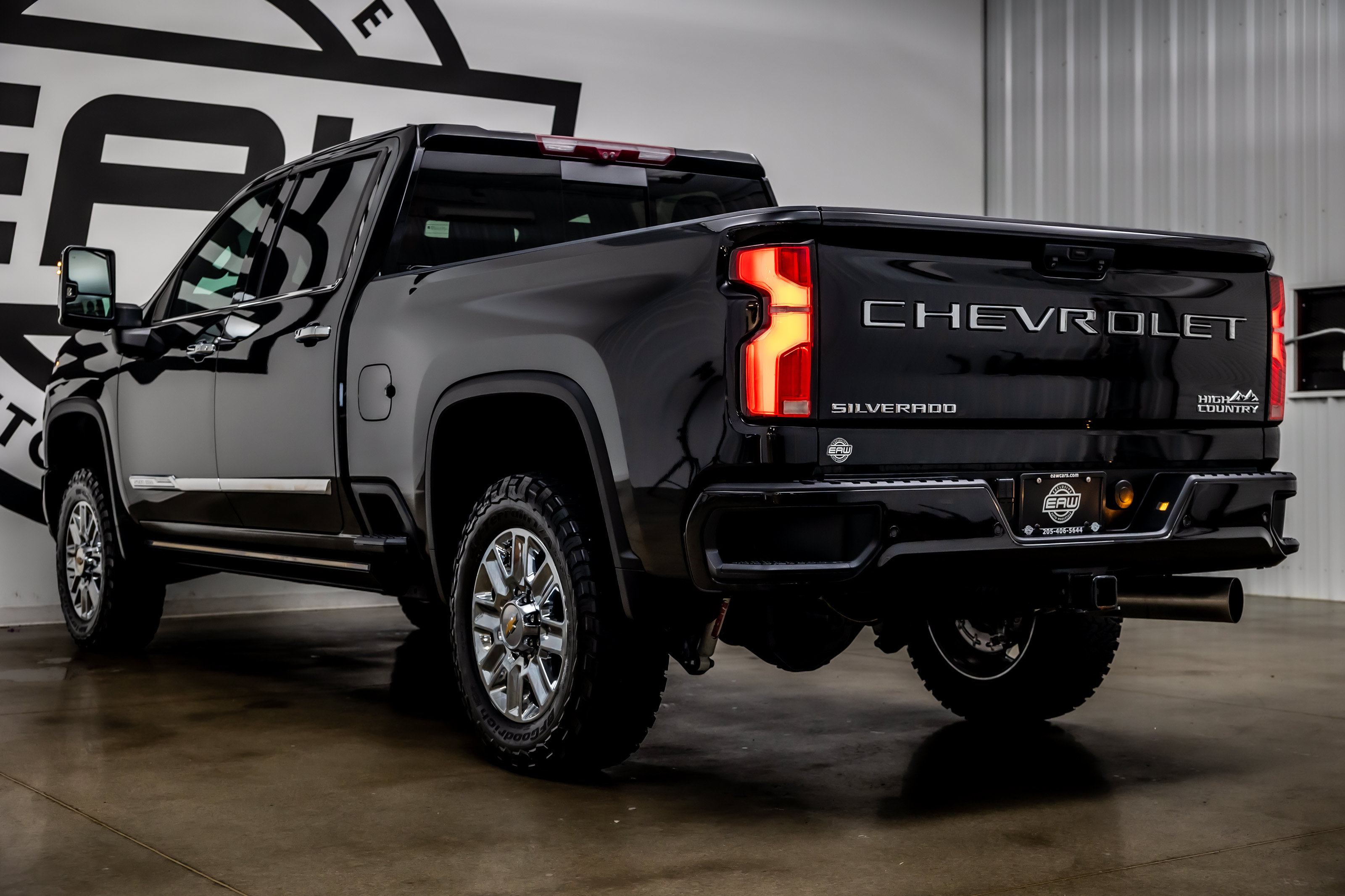 Used 2024 Chevrolet Silverado 2500 High Country w/ High Country Premium Package AWD/4WD image 35