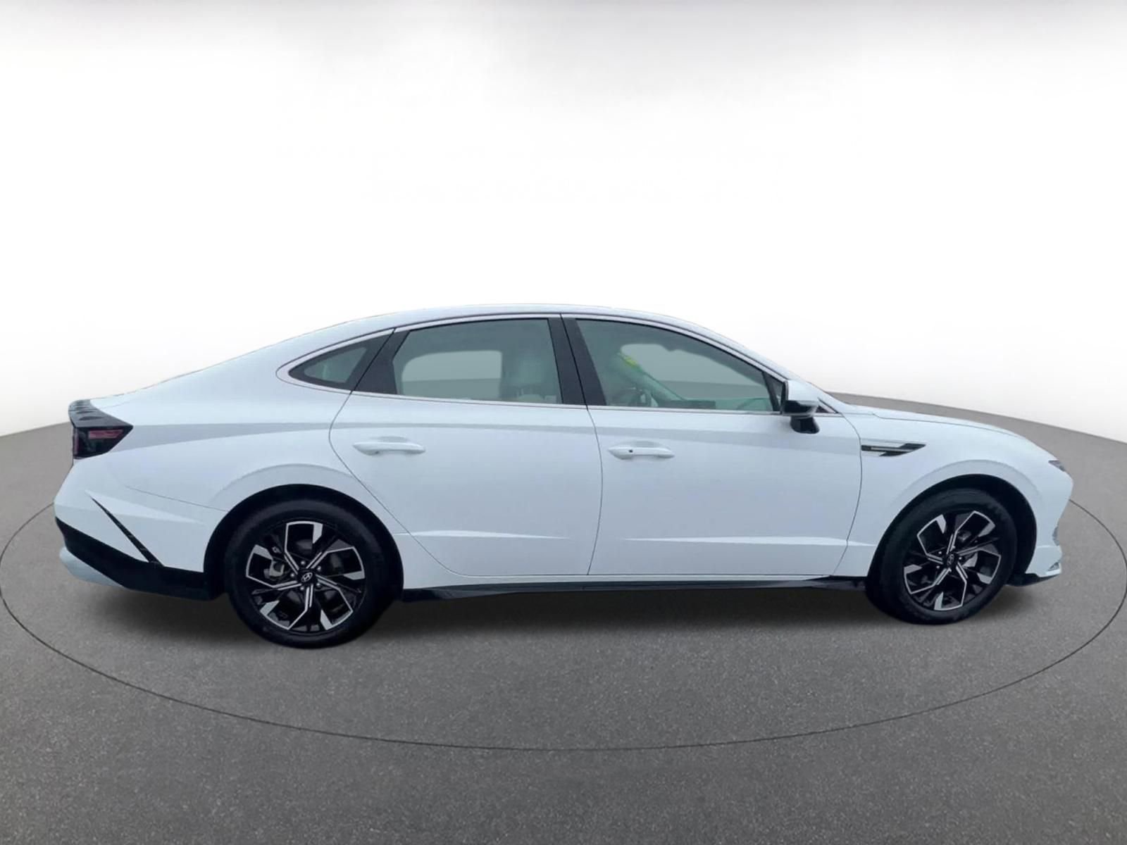 Used 2025 Hyundai Sonata SEL FWD image 16