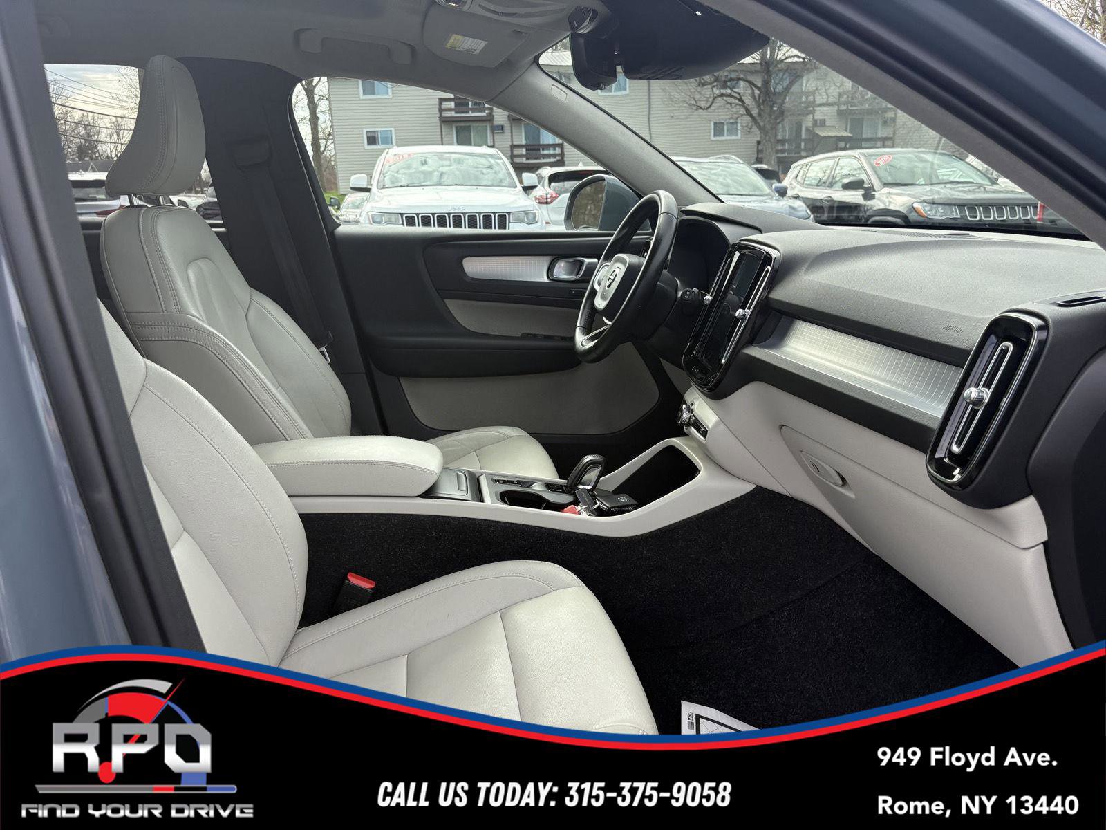 Used 2020 Volvo XC40 T5 Momentum AWD/4WD image 26