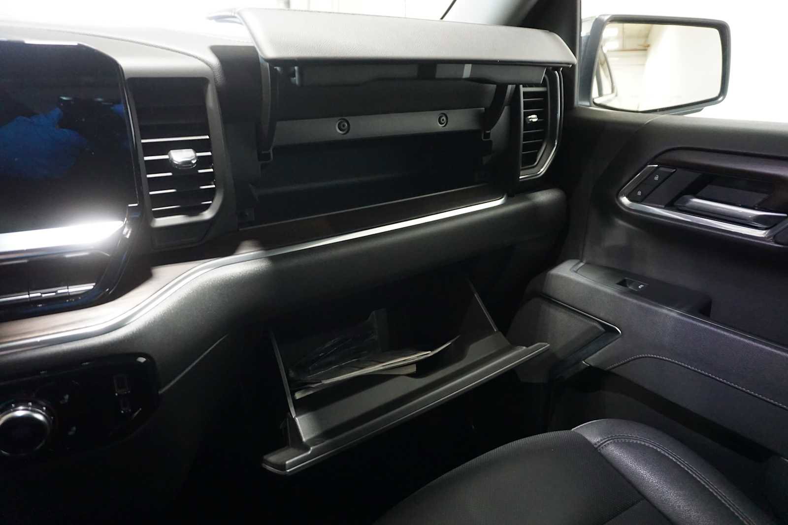 Certified 2025 GMC Sierra 1500 SLT image 21