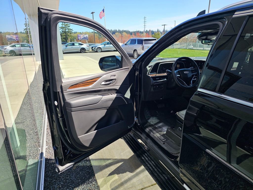 Certified 2023 Cadillac Escalade Premium Luxury w/ Performance Package image 21