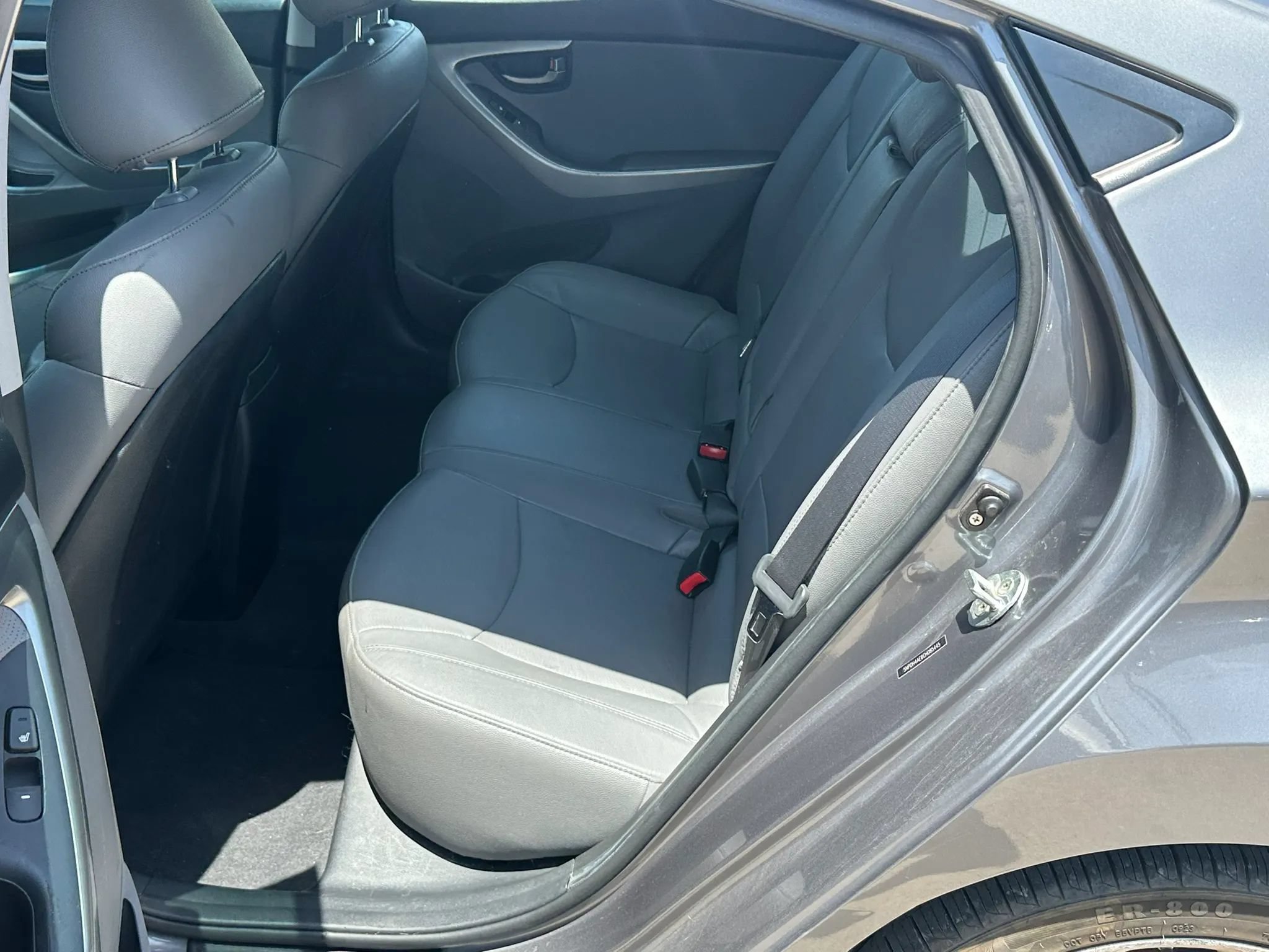 Used 2012 Hyundai Elantra Limited FWD image 9