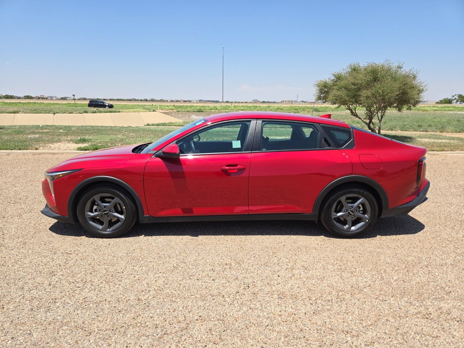 Used 2025 Kia K4 FWD image 2