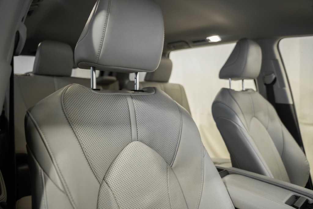 Certified 2024 Toyota Grand Highlander AWD image 40