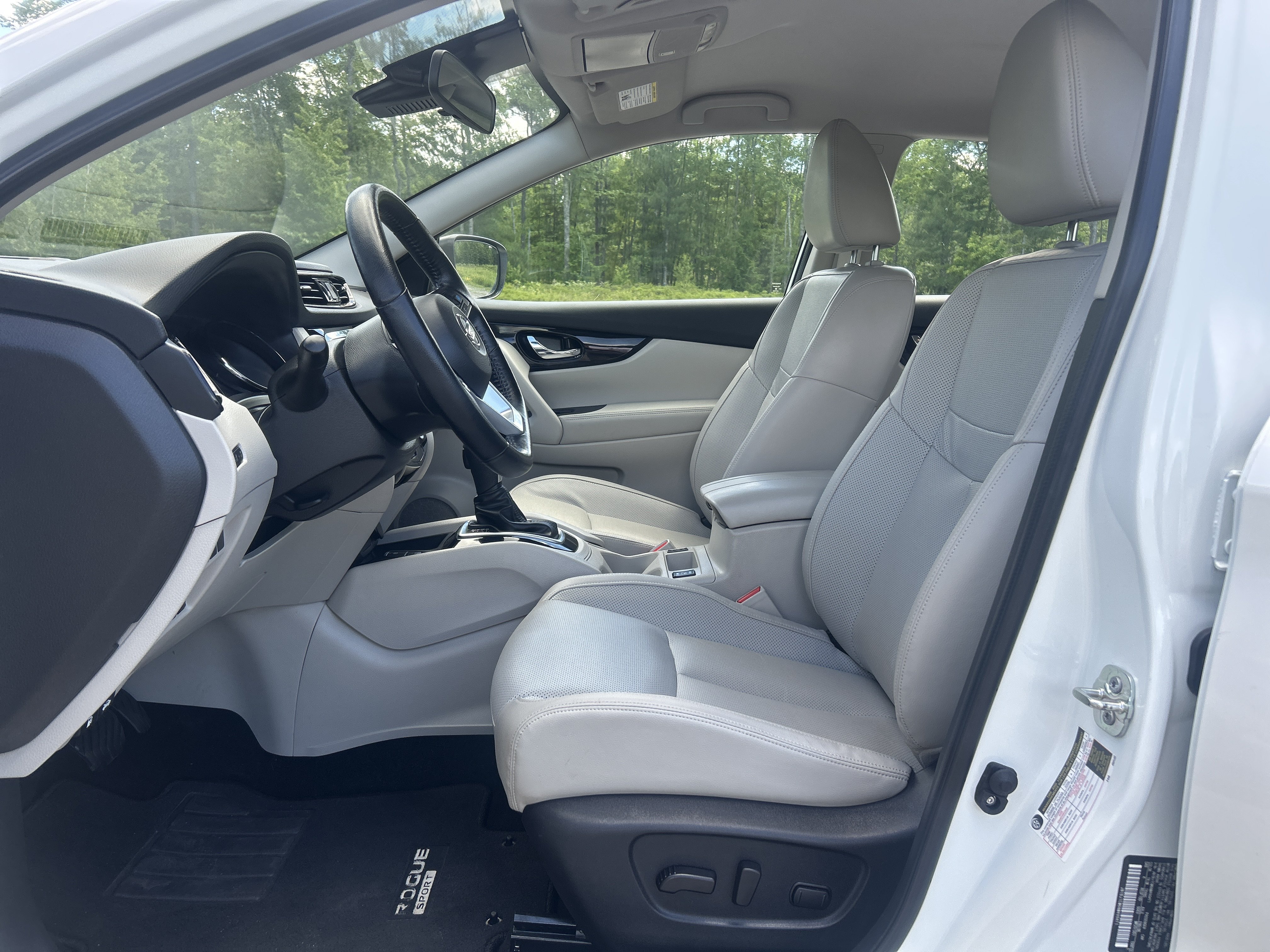 Certified 2022 Nissan Rogue Sport SL AWD/4WD image 14