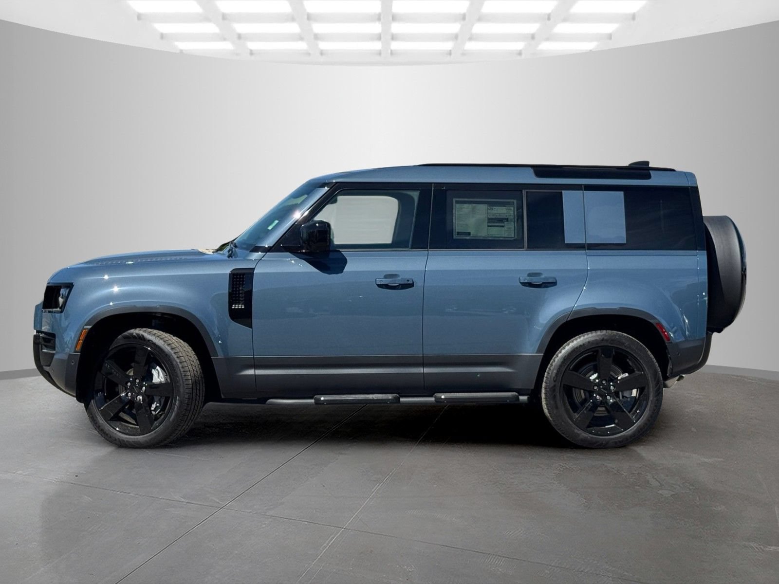 New 2026 Land Rover Defender 110 S AWD/4WD image 8