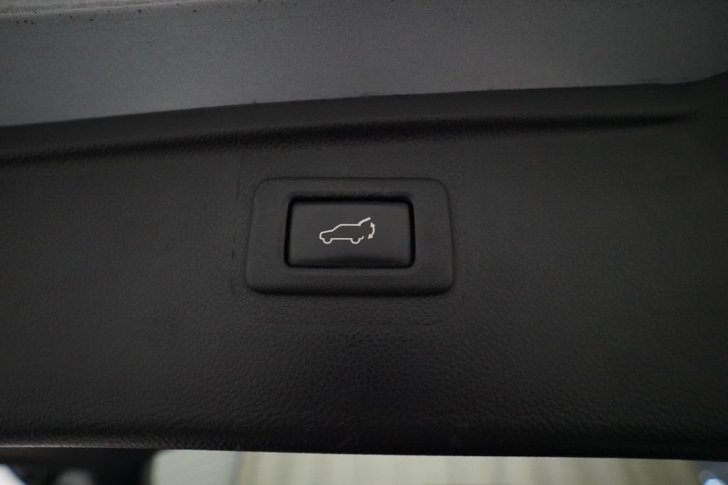 Used 2017 Subaru Outback 2.5i Limited AWD/4WD image 15