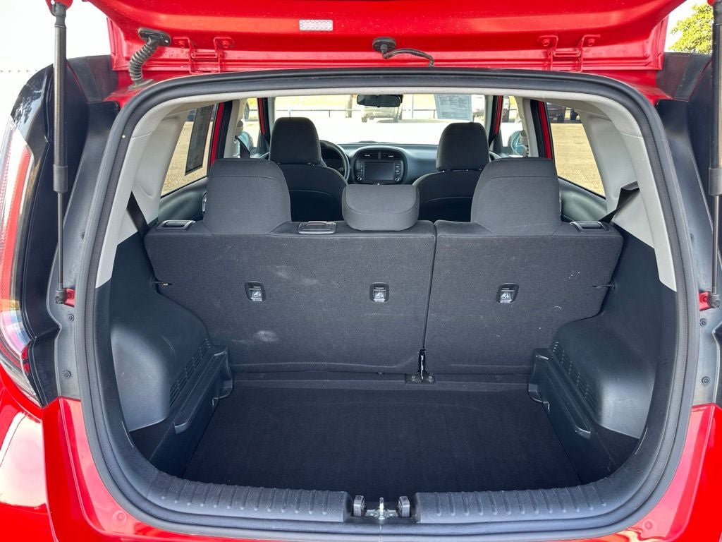 Used 2024 Kia Soul LX w/ Option Group 015 FWD image 6