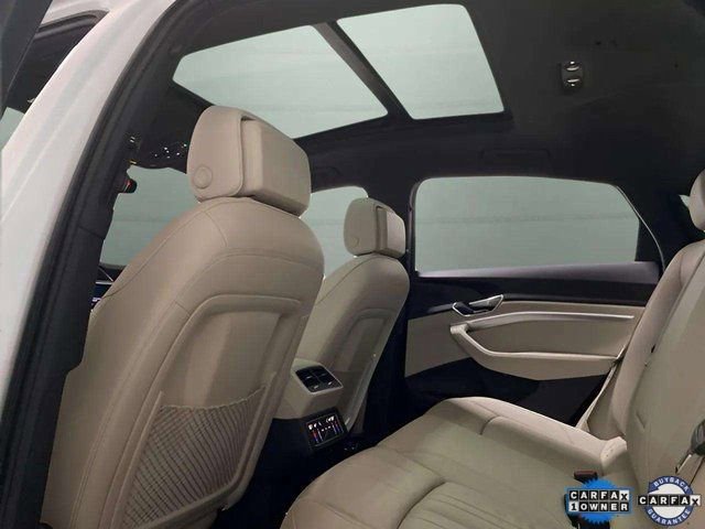 Used 2024 Audi Q8 e-tron Premium image 22