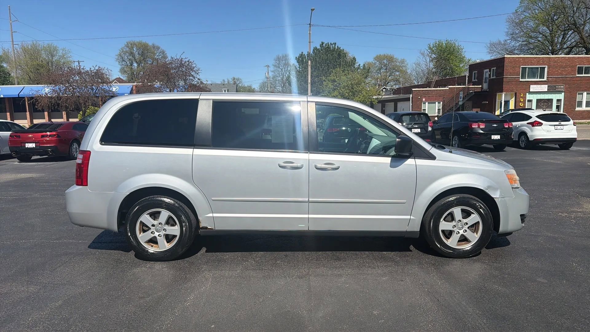 Used 2010 Dodge Grand Caravan SE image 4