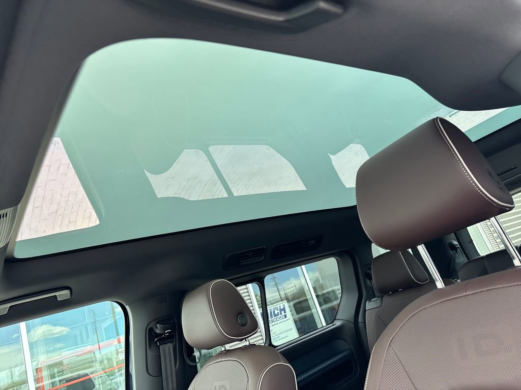 New 2025 Volkswagen ID. Buzz Pro S Plus AWD/4WD image 19