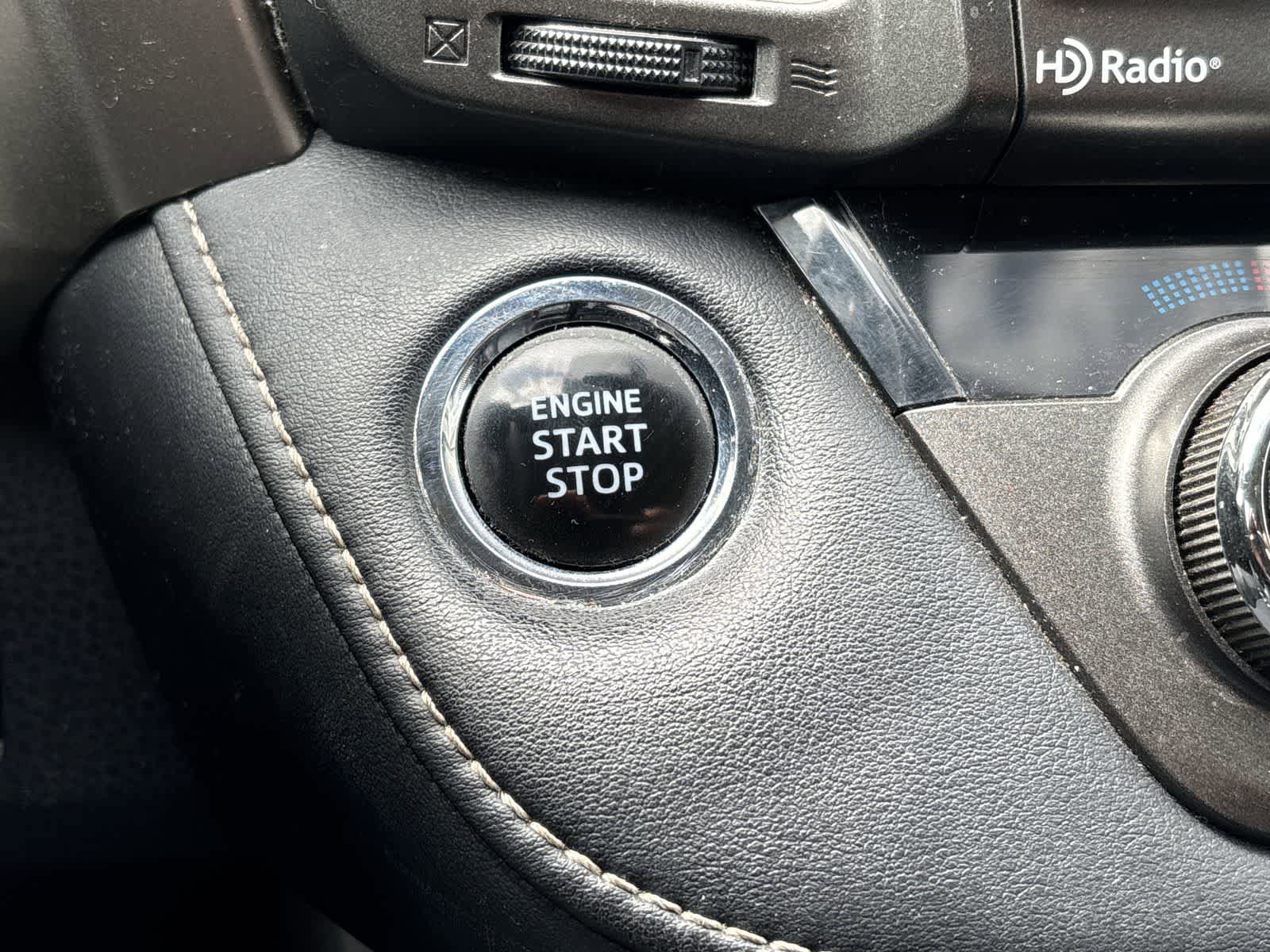 Used 2014 Toyota RAV4 Limited AWD/4WD image 19