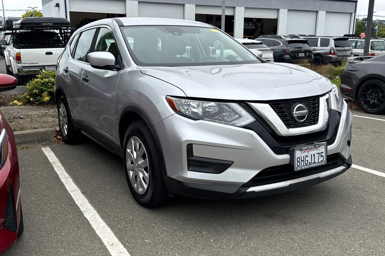 Used 2019 Nissan Rogue S FWD image 2