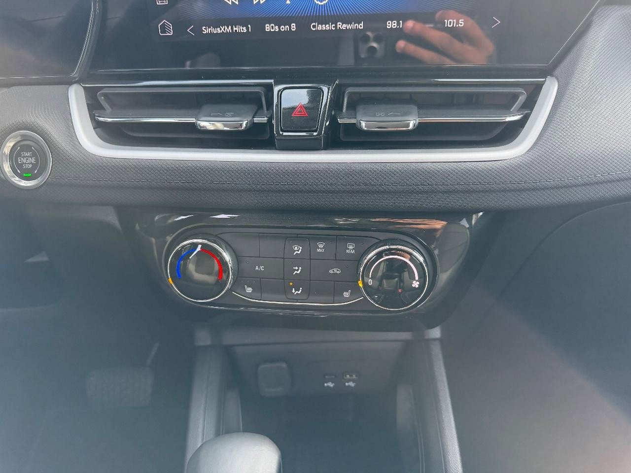 Used 2025 Chevrolet TrailBlazer LT w/ LT Cold Weather Package image 15