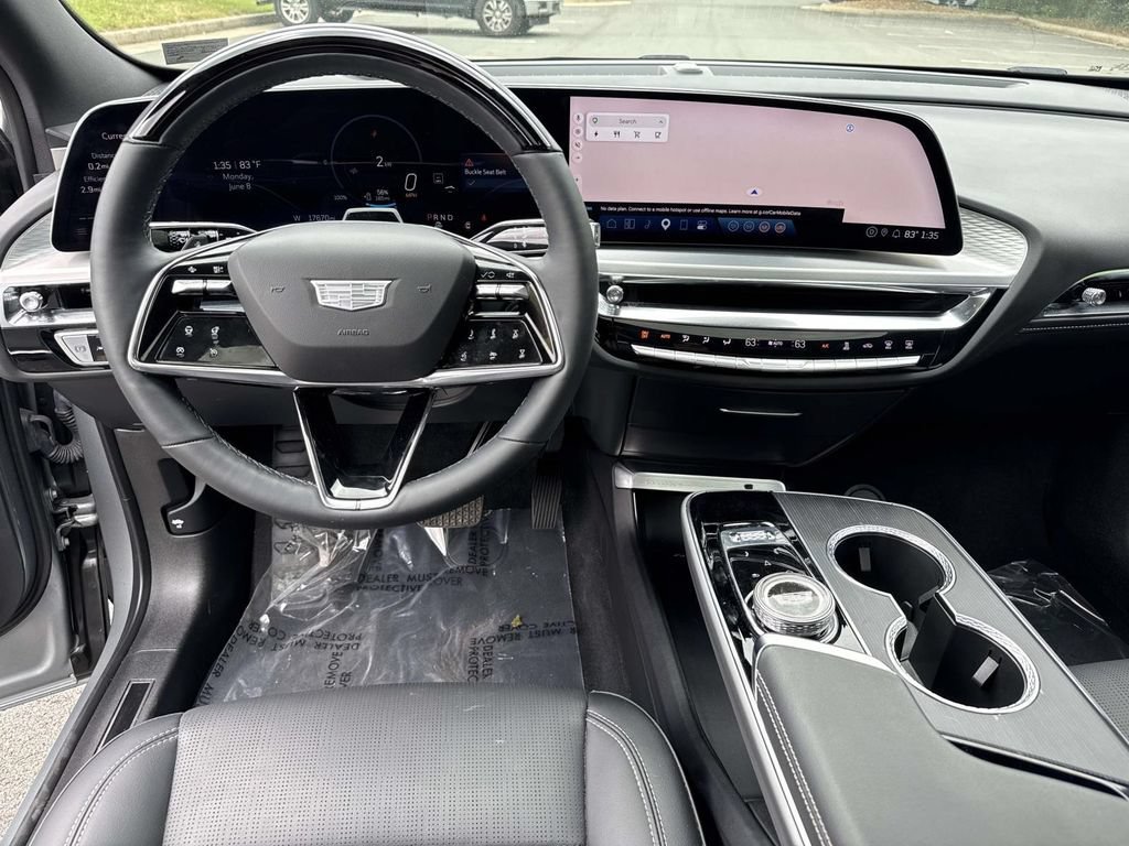 Certified 2025 Cadillac Lyriq Luxury w/ LPO, Floor Liner Package AWD/4WD image 31