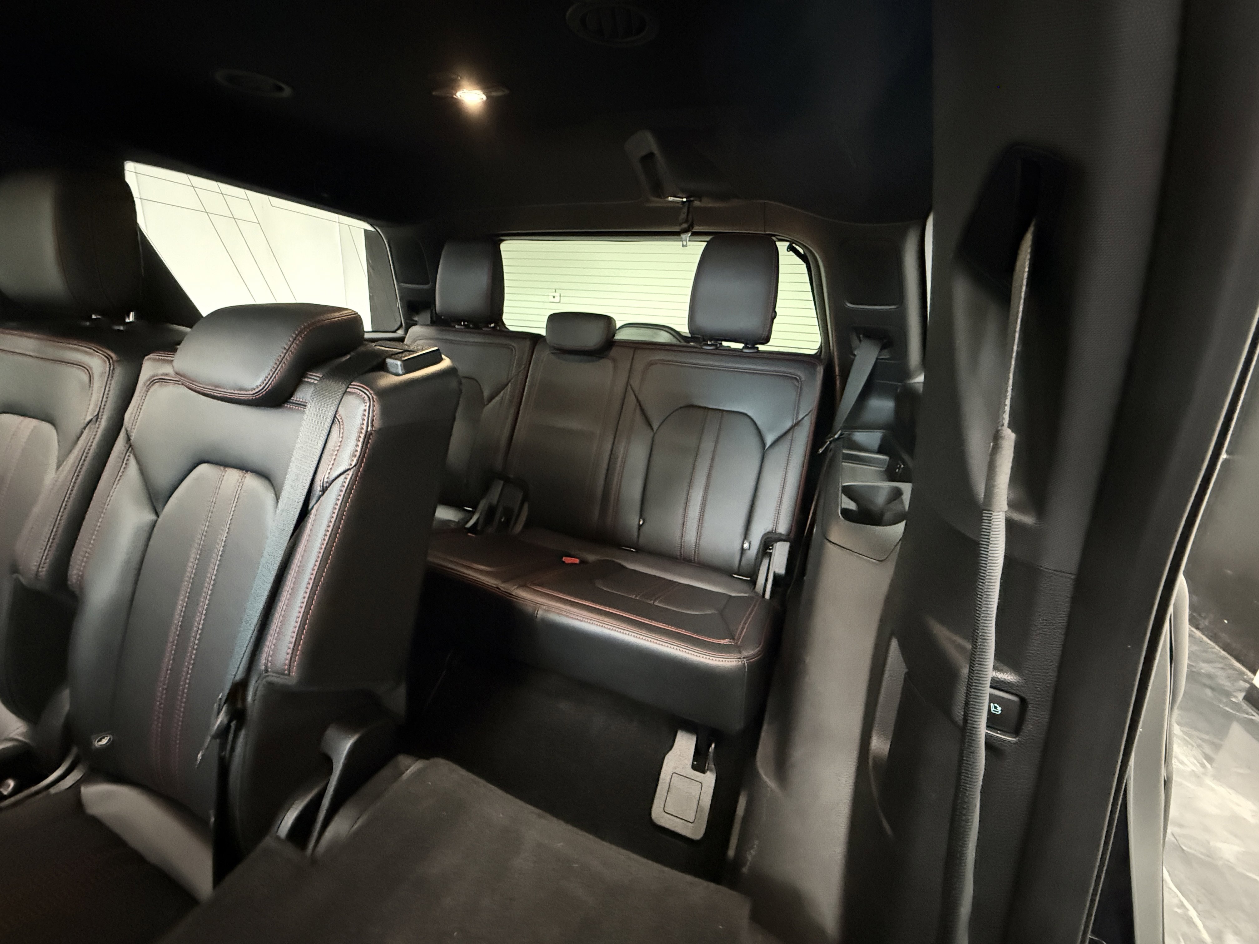 Used 2019 Ford Expedition Limited w/ Equipment Group 303A AWD/4WD image 22