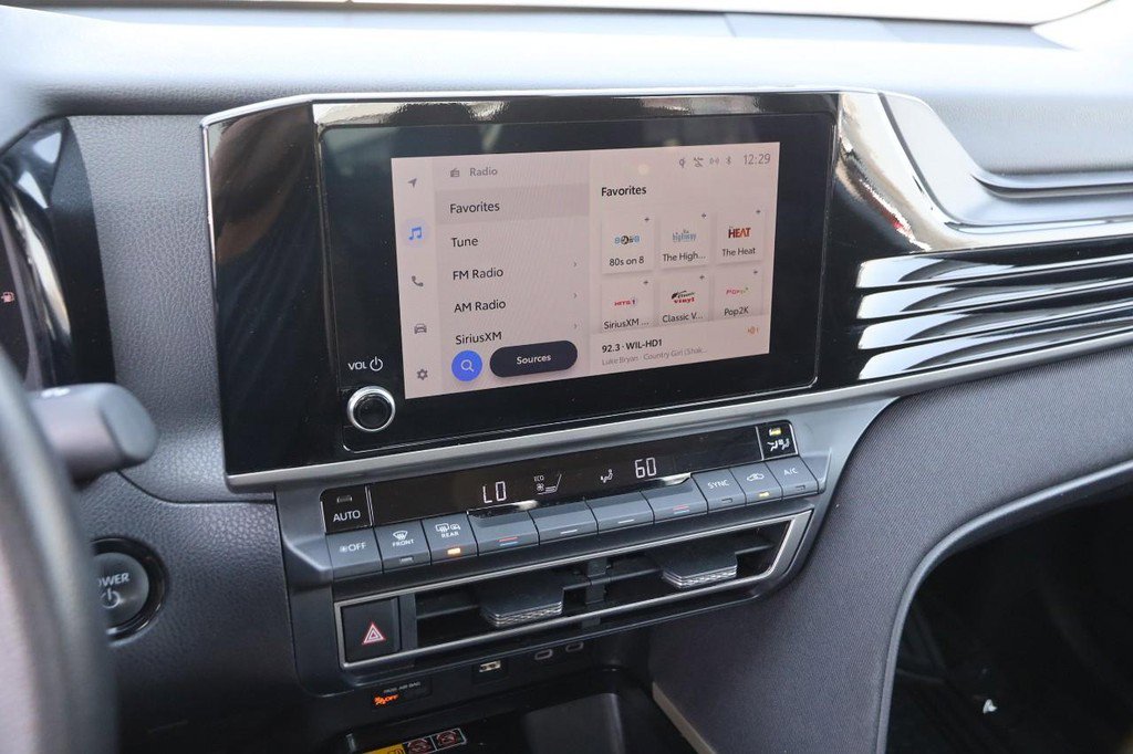 Used 2025 Toyota Camry LE image 15