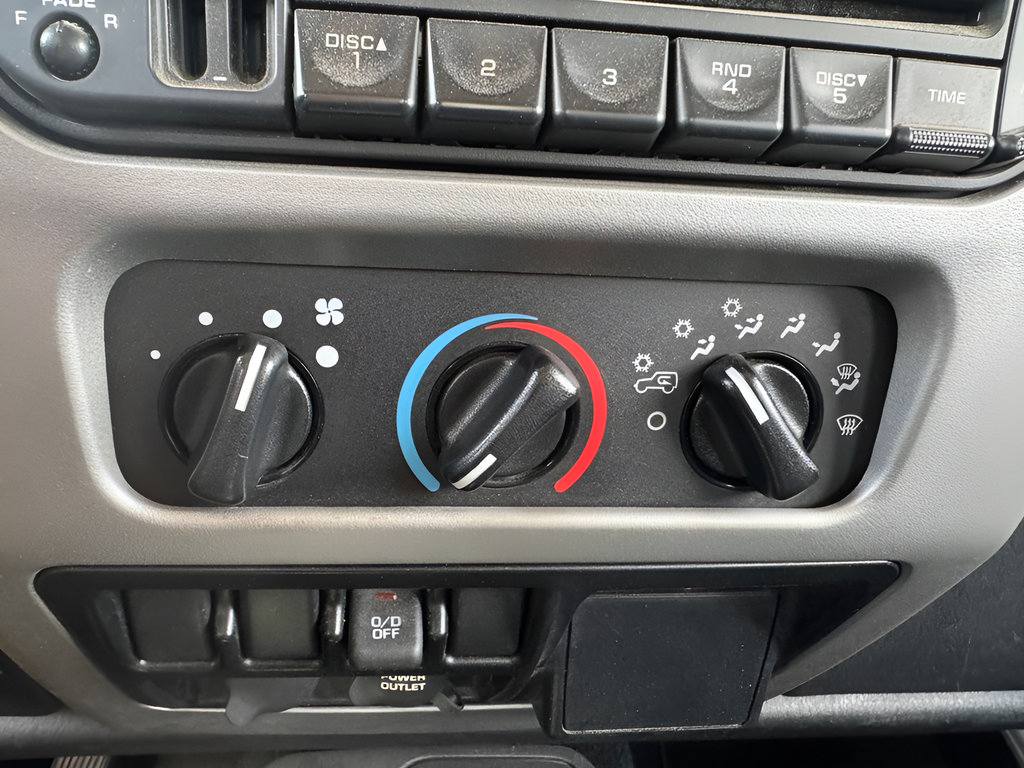 Used 2004 Jeep Wrangler X AWD/4WD image 21