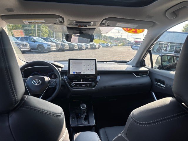 Used 2026 Toyota Corolla Cross XLE w/ Convenience Package AWD/4WD image 40