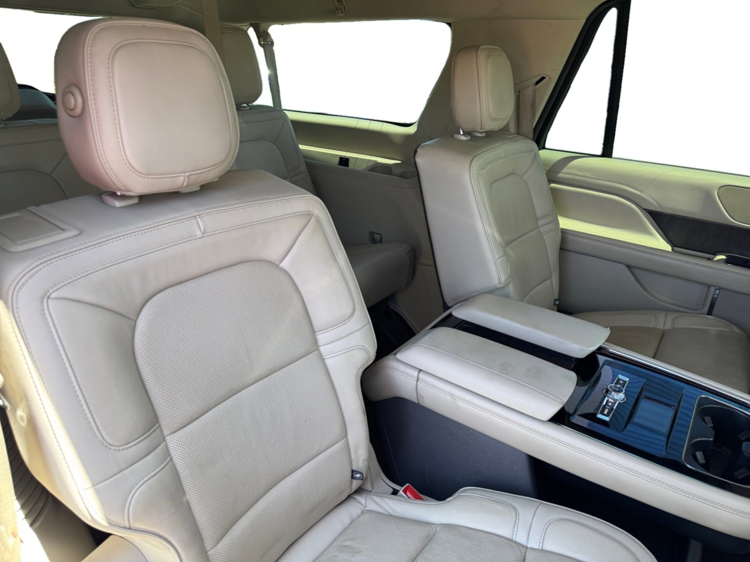 Used 2019 Lincoln Navigator L Reserve AWD/4WD image 18