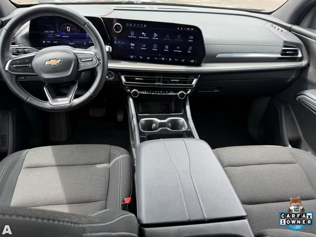 Used 2025 Chevrolet Traverse LT AWD/4WD image 28