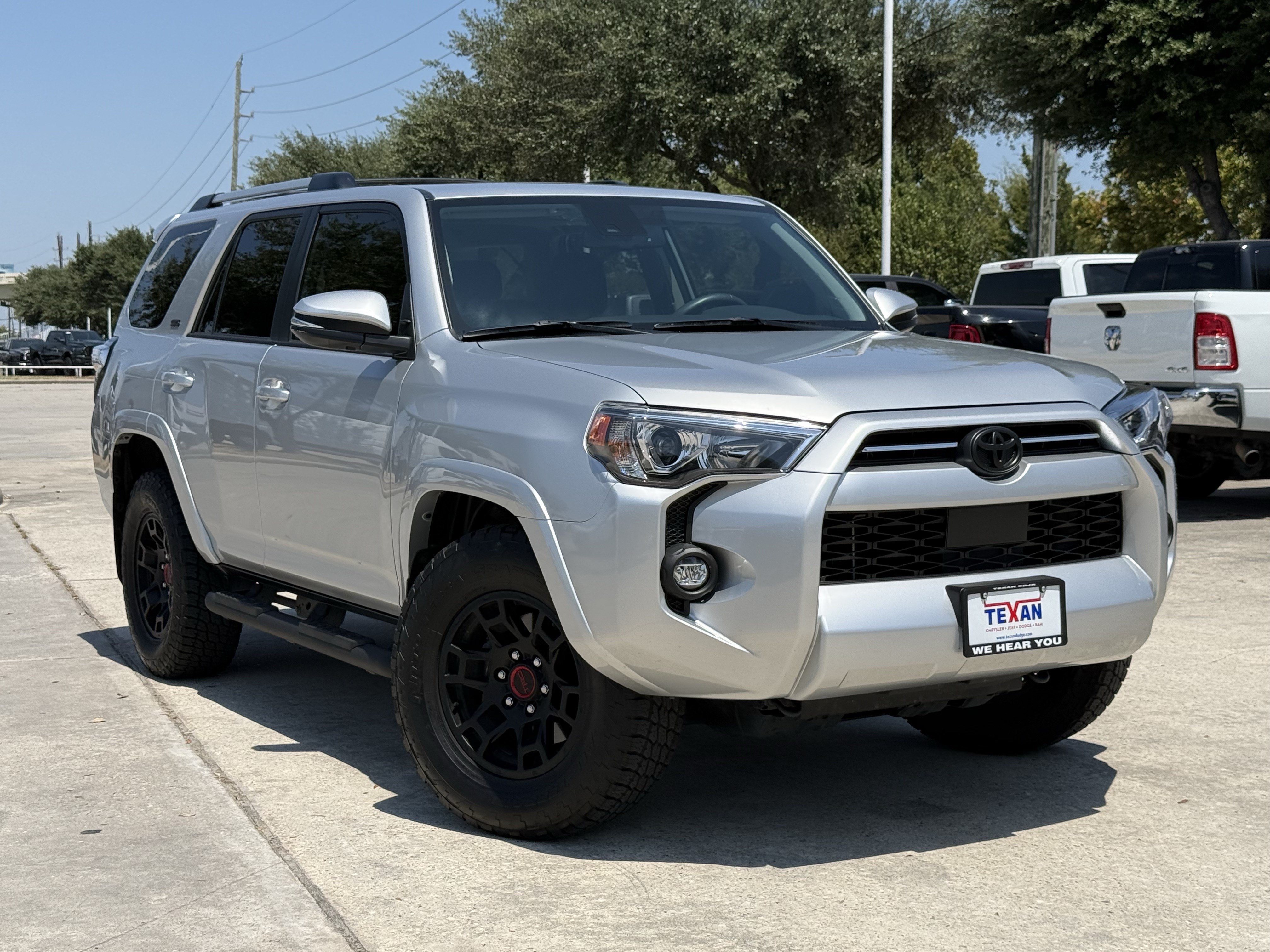 Used 2024 Toyota 4Runner SR5 Premium w/ Moonroof Package RWD image 2